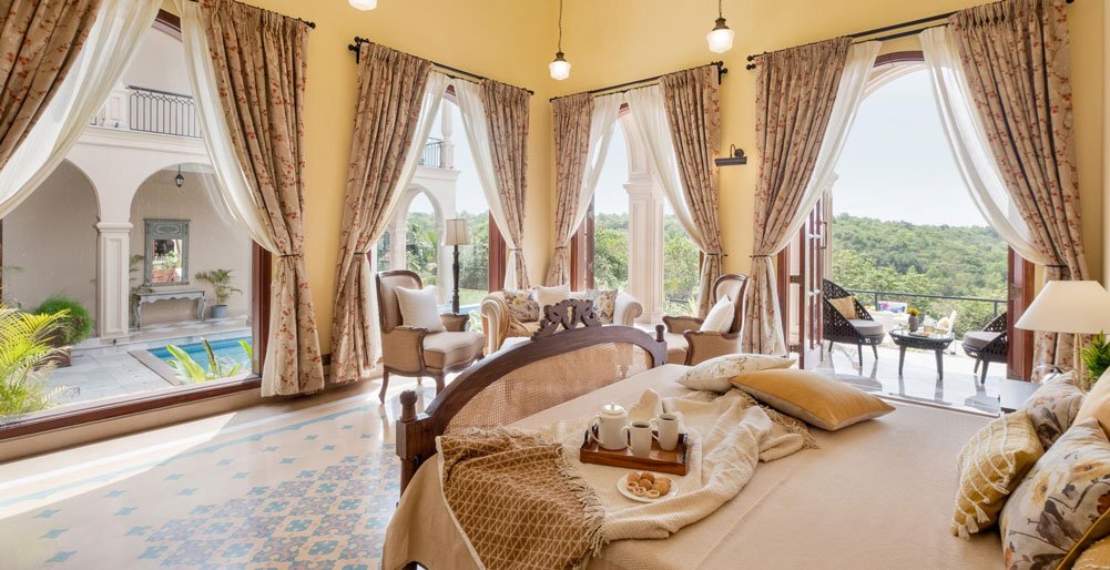 Sacri Borod Hill 7 - Bedroom overlooking the pool